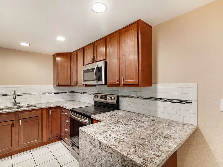 701 N Pearl St #105 — Photo 6