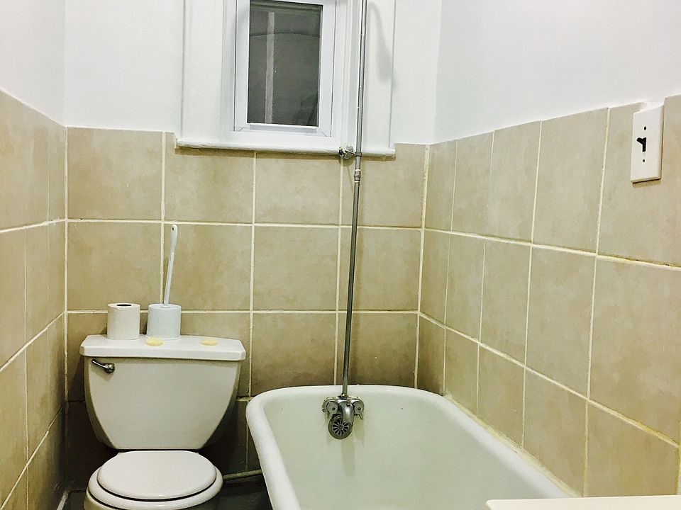 2nd image of 317 Woodbine St APT 1