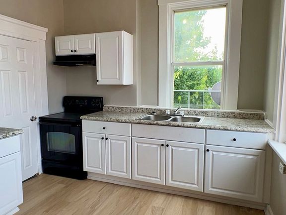2nd image of 402 Hodge St APT 1
