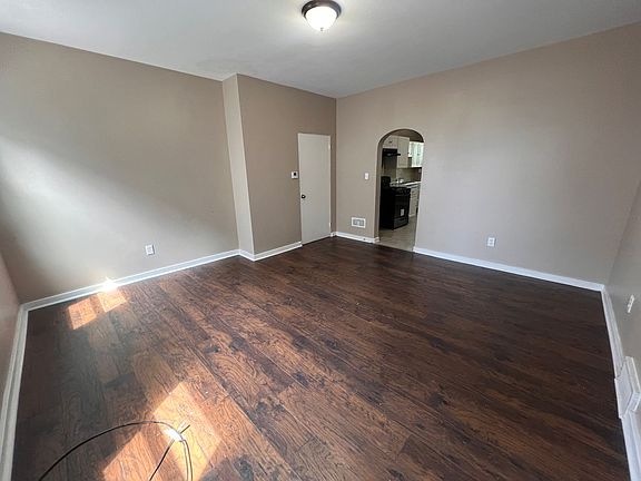 3rd image of 1104 Brabec St