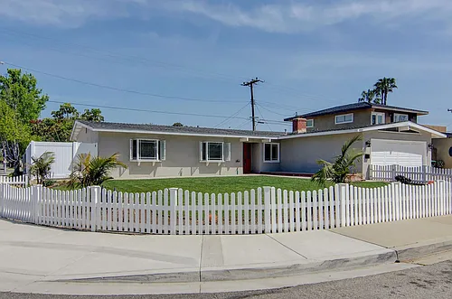 980 Presidio Dr Photo 1