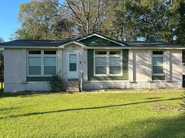 329 Gum St, Stamps, AR 71860