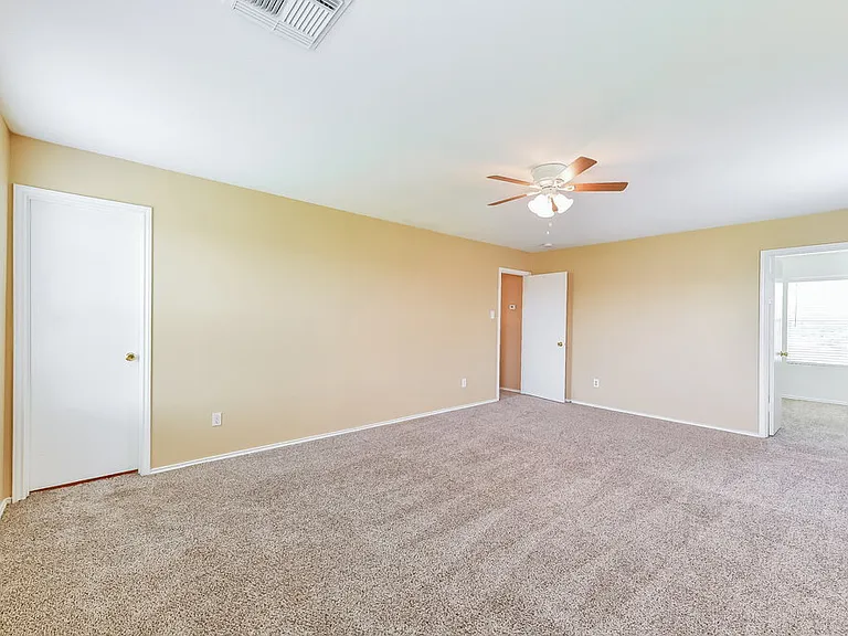 7906 Ashland Springs Ln — Photo 10