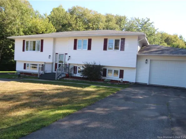 6 Cedar Grove Dr, Quispamsis, NB E2E 3R8