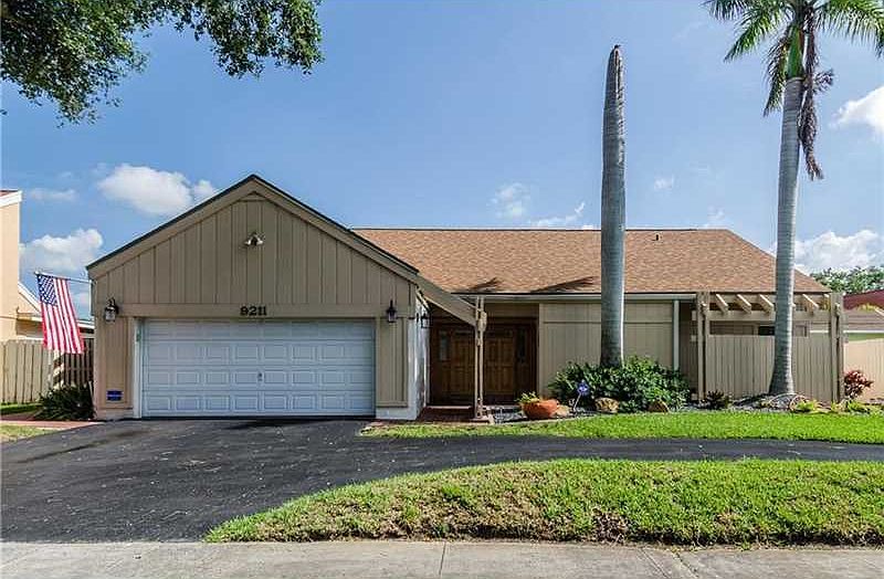 1st image of 9211 Crescent Dr