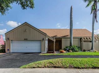 9211 Crescent Dr, Miramar, FL 33025
