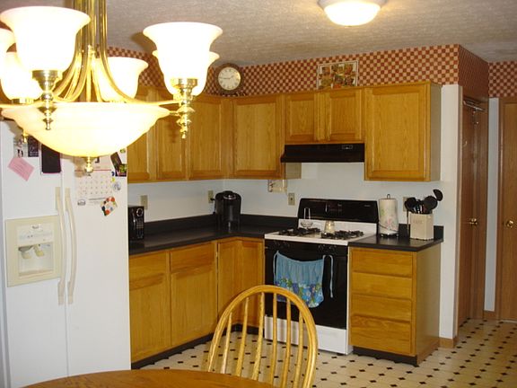 5th image of 329 Eddington Dr