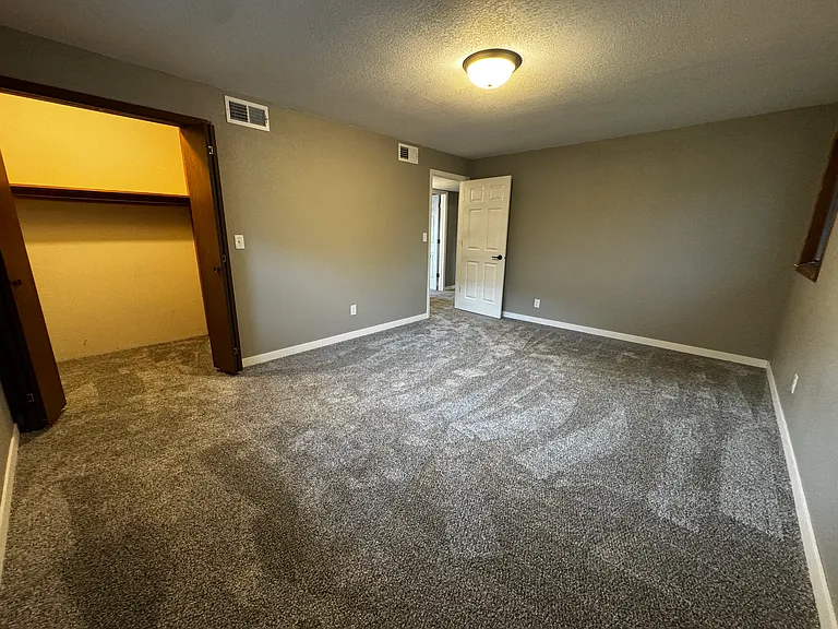 402 Butler Ave #C — Photo 23
