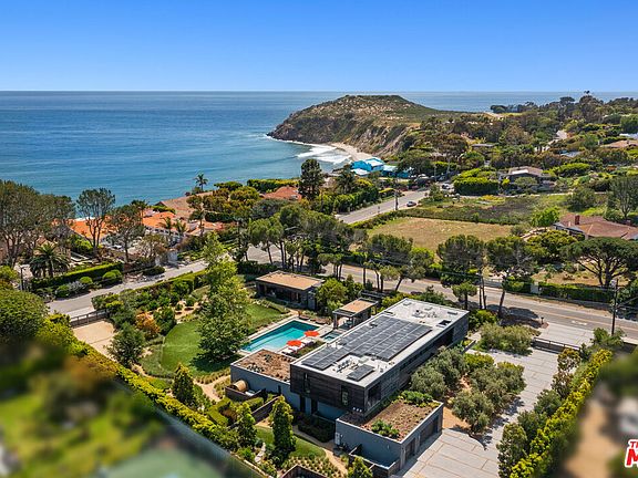 2nd image of 28981 Cliffside Dr