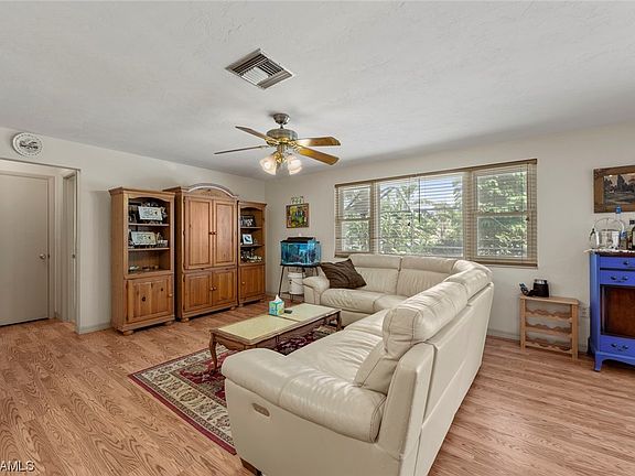 2nd image of 1335 Currier Cir