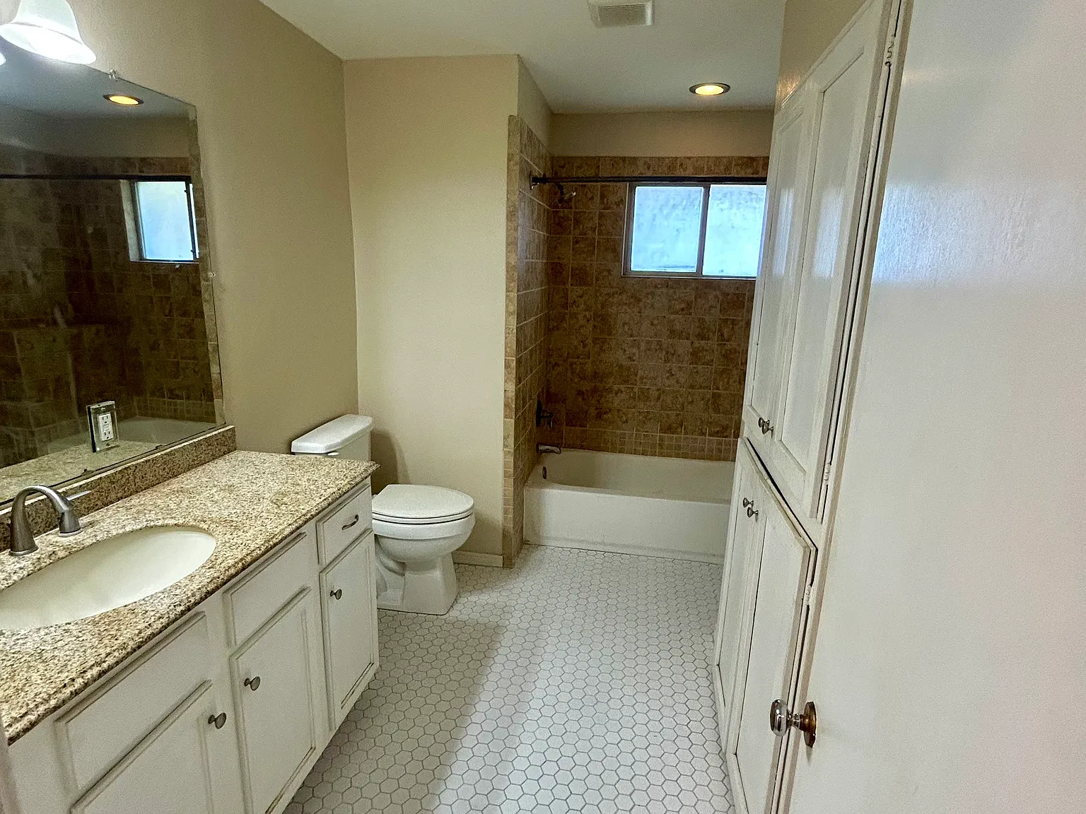 3 bed, 1398 sqft, $1,850 — Photo 3