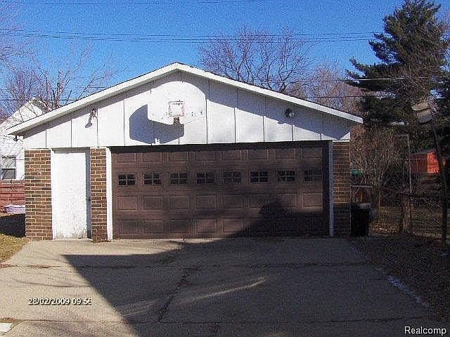 2nd image of 34670 Glenwood Rd