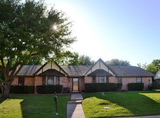 1503 Meadow Crest Ln, Mansfield, TX 76063