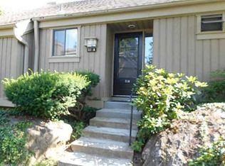 31 Heritage Vlg, Southbury, CT 06488