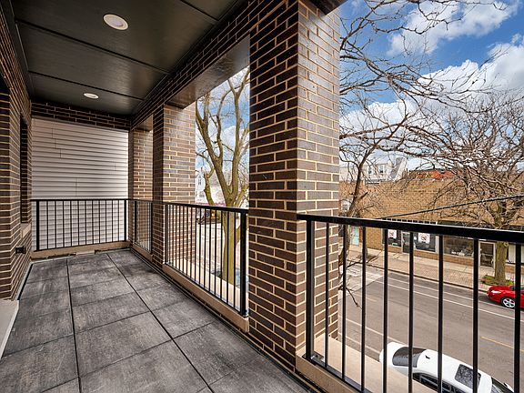 3rd image of 2816 N Southport Ave #2