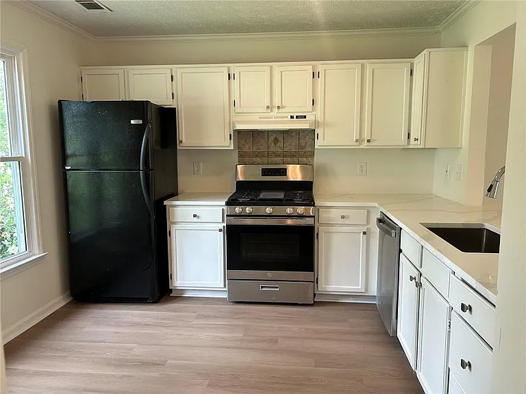 3886 Hadley Farm Dr — Photo 3