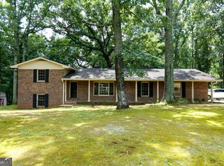 9325 Scott Rd, Roswell, GA 30076