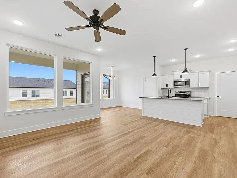 620 Elmwood St — Photo 4