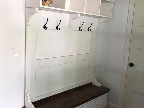 4th image of 3096 Beatrice Ave