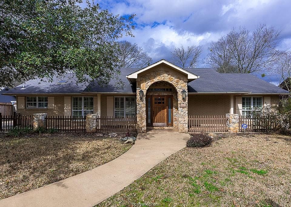 1st image of 1409 Angelina Cir