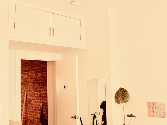 4th image of 310 Jefferson St APT 2L