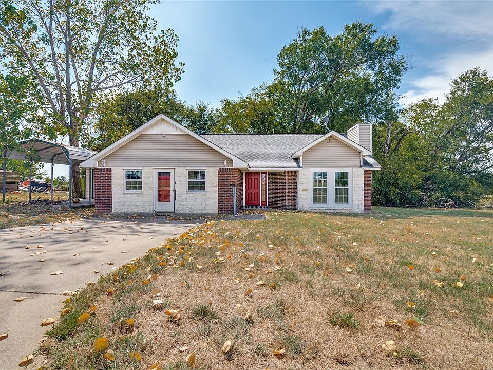 1st image of 320 Egret Cir