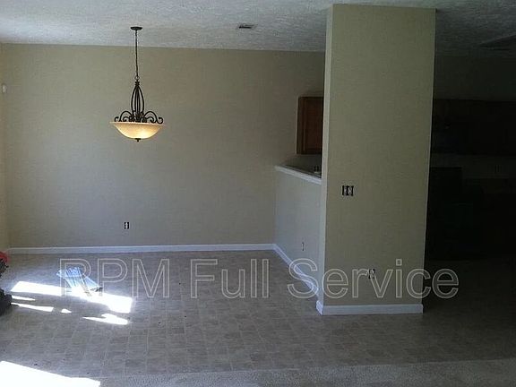 4th image of 7804 Oakfield Grv