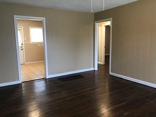 3rd image of 1273 S La Salle Dr