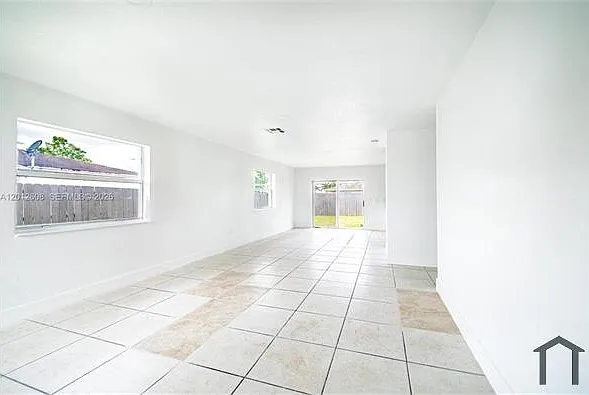 705 NW 13th Ter — Photo 14