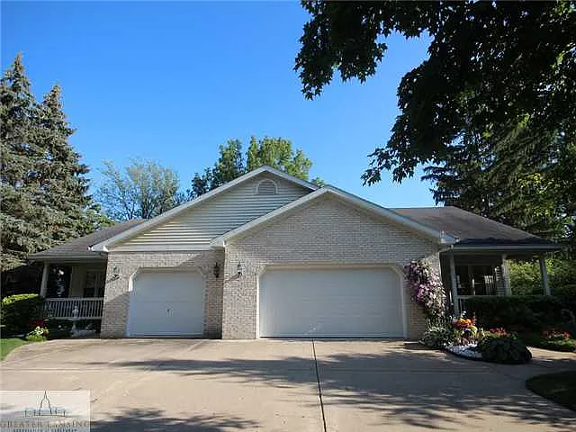 207 W Sturgis St photo 1