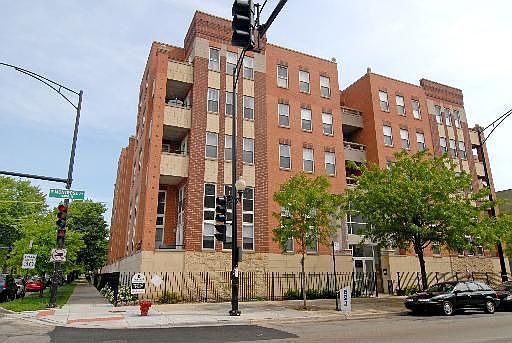 1st image of 3550 W Montrose Ave Unit 105