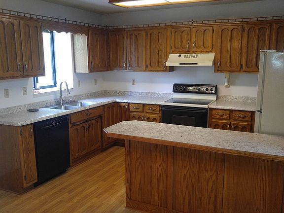 2nd image of 1014 SW Twin Creek Dr