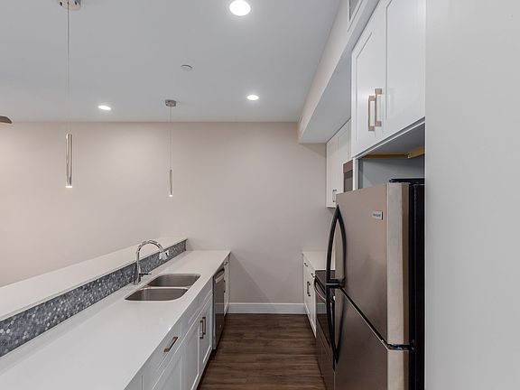 4th image of 3838 E Earll Dr #1