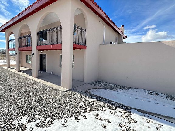 3rd image of 715 Calle Golondrina