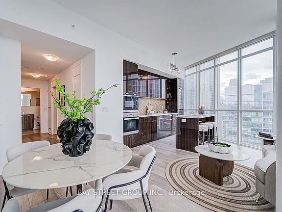 3rd image of 32 Davenport Rd #2608