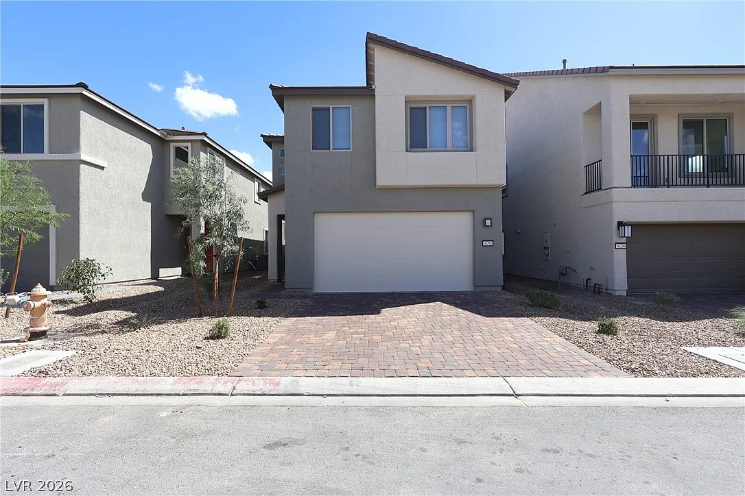 5 bed, 3.0 bath, 2206 sqft, $2,395 — Photo 1