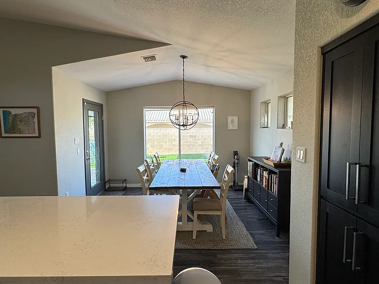 10622 E 38th Ln — Photo 7