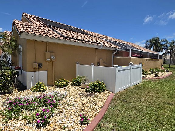 4th image of 361 Carmel Dr