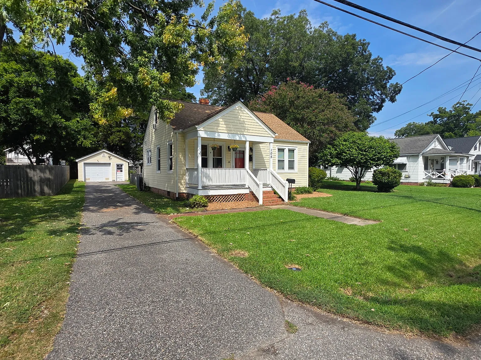 4 bed, 1200 sqft, $1,800 — Photo 2