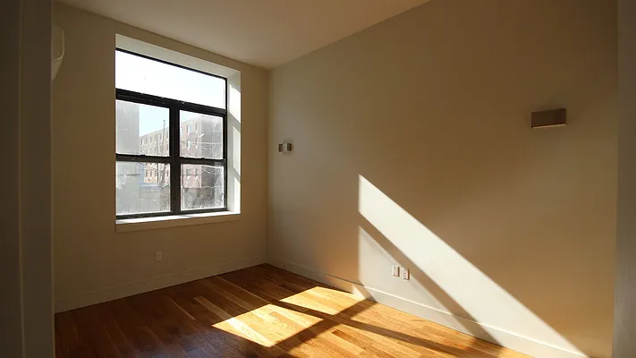 Rented by Nooklyn NYC LLC | media 18
