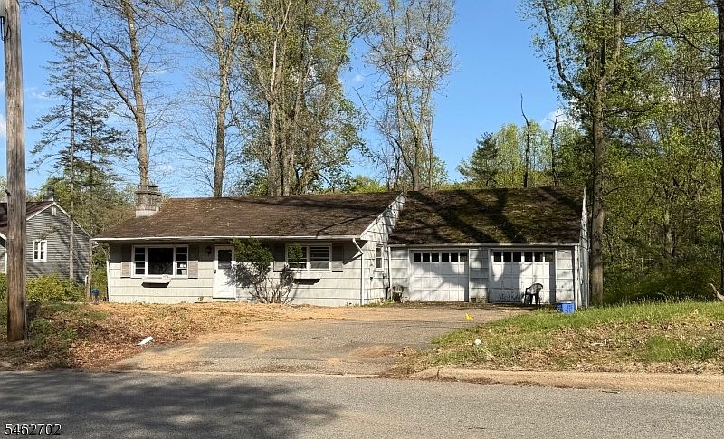 1st image of 189 Center Grove Rd