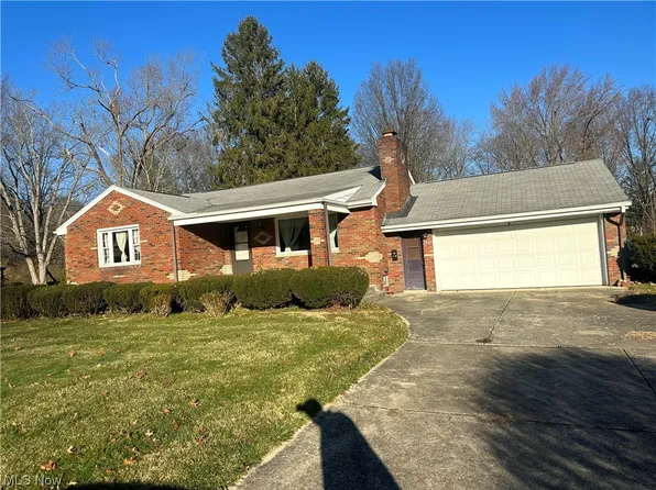 2840 Denver Dr, Youngstown, OH 44514