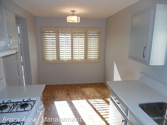 4th image of 3220 Coral Dr