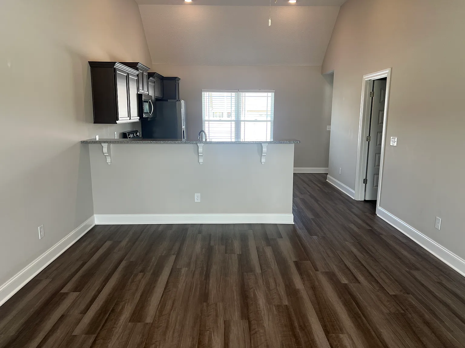 Beautiful 4-Bedroom Home in Christiana ? Built in 2024! — Photo 2