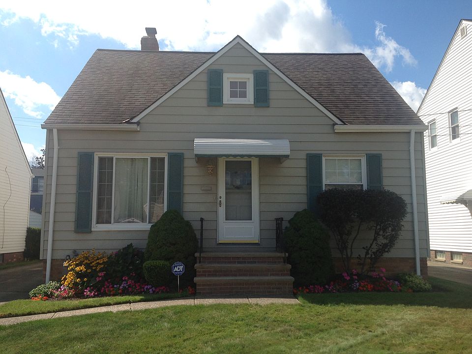 1st image of 3011 Liggett Dr