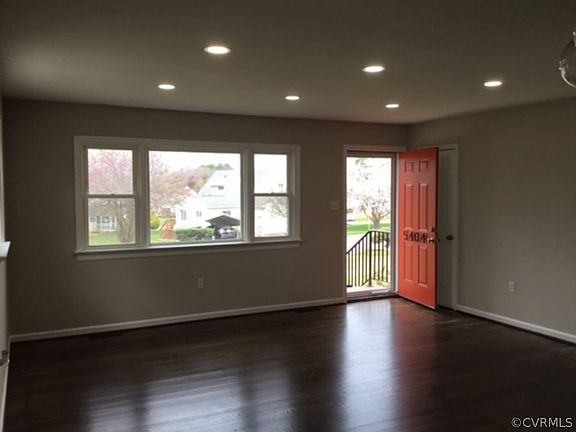 2nd image of 5404 Colwyck Dr