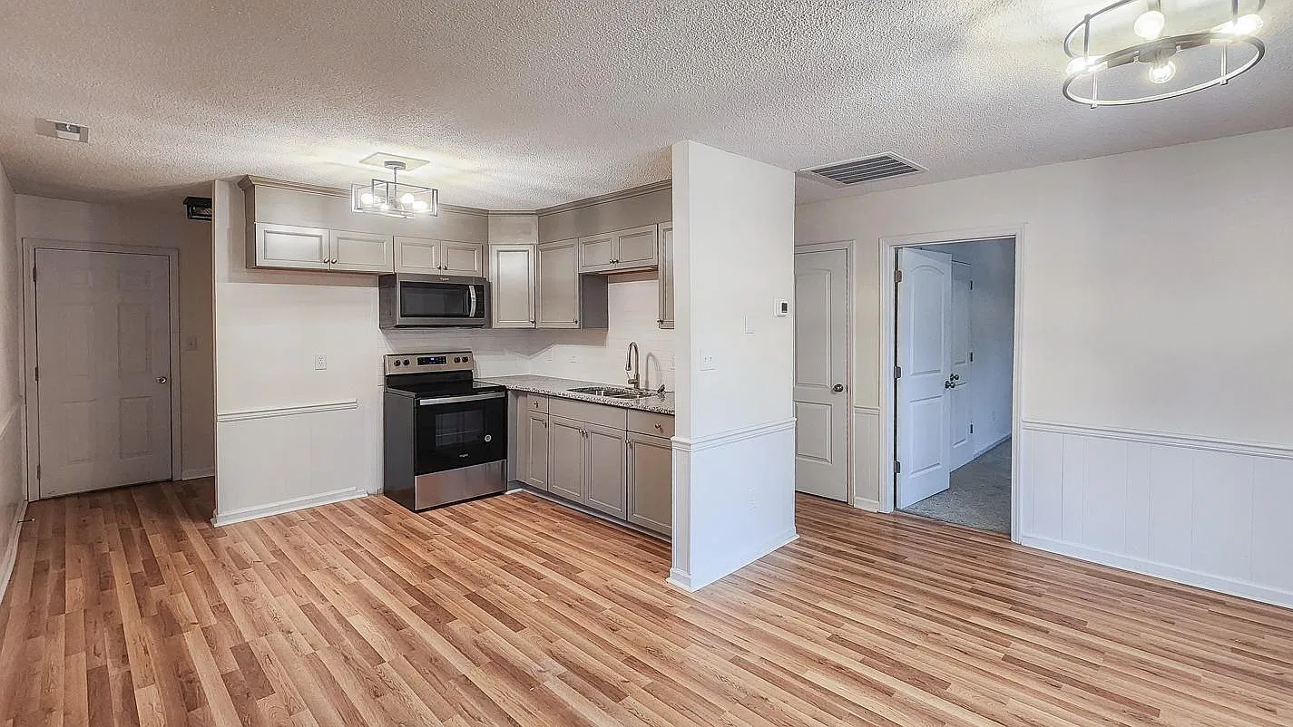 2 bed, $795 — Photo 2