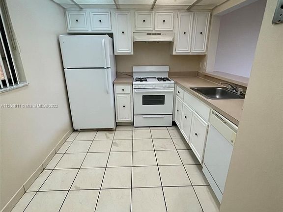 4th image of 18111 NW 68th Ave APT H206