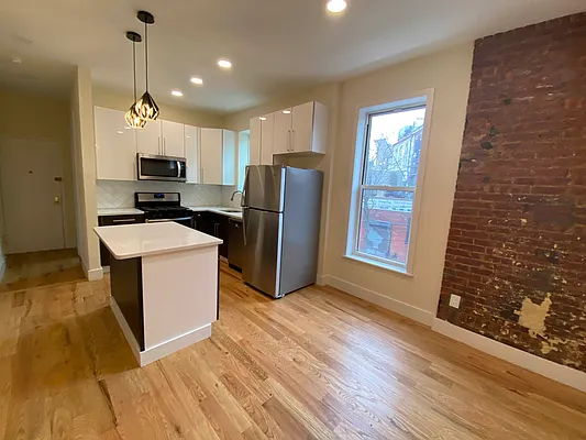 Rented by NY Living Solutions | media 9