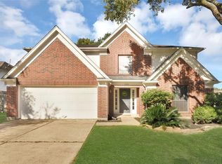 3910 Cedarwood Dr, Pearland, TX 77584